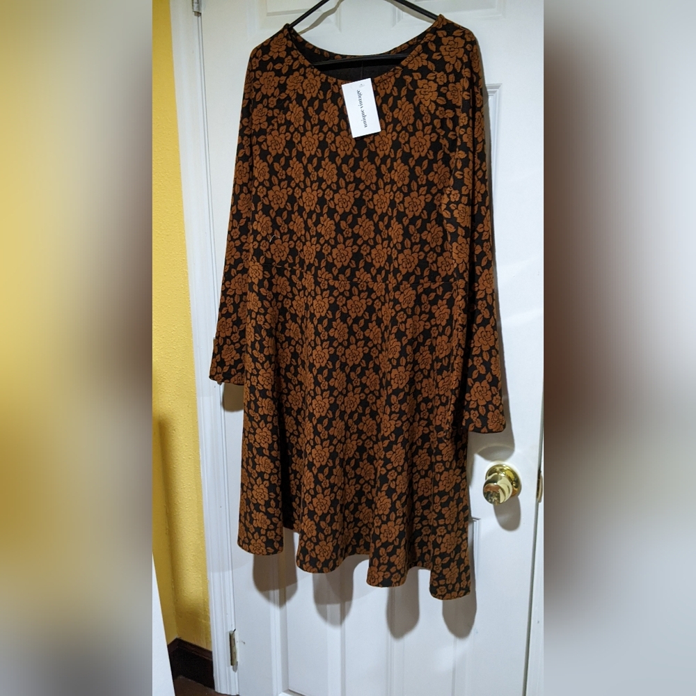 Unique Vintage brown and black floral dress 1x nwt